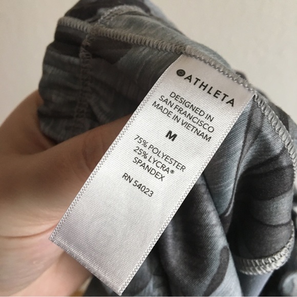 Athleta Salutation Stash Pocket II Print 7/8 Leggings Floral Medium - Picture 9 of 11